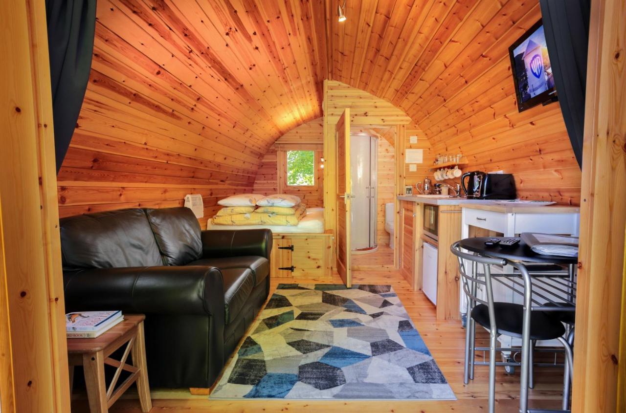 Glentruim Homestay B&B And Glamping Pods نيوتونْمور المظهر الخارجي الصورة